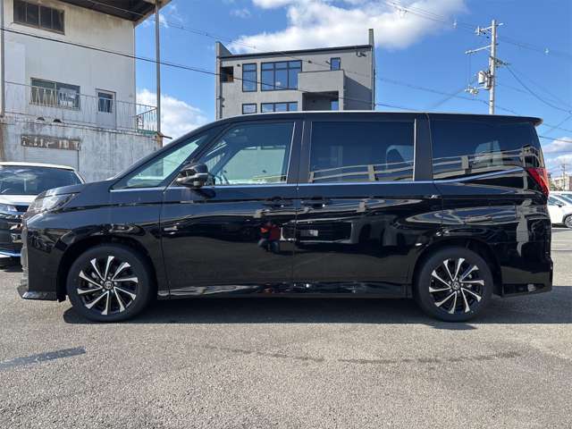 トヨタ ノア １．８ ハイブリッド Ｓ－Ｚ R6年 (近畿) 99