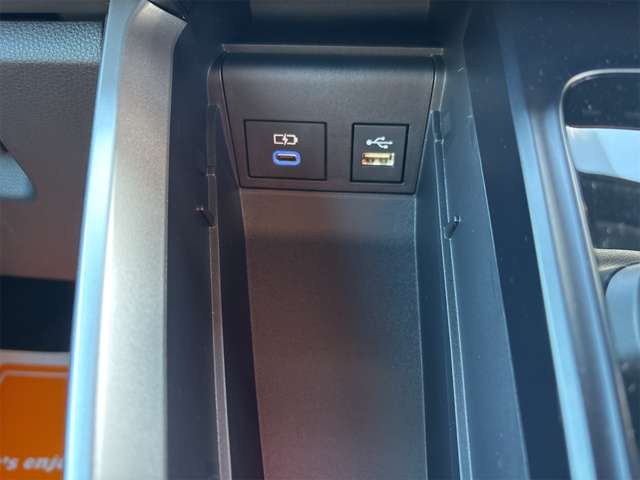 トヨタ ノア １．８ ハイブリッド Ｓ－Ｚ R6年 (近畿) 99