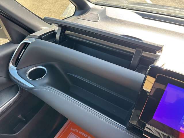 トヨタ ノア １．８ ハイブリッド Ｓ－Ｚ R6年 (近畿) 99