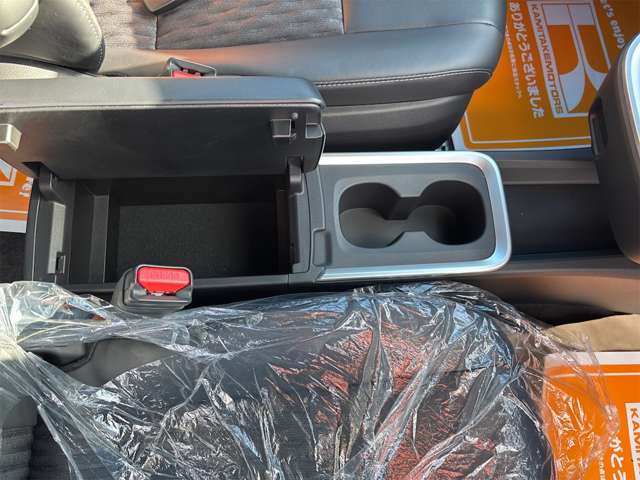 トヨタ ノア １．８ ハイブリッド Ｓ－Ｚ R6年 (近畿) 99