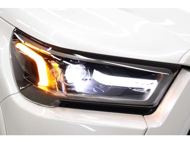 トヨタ ハイラックス ２．４ Ｚ ＧＲスポーツ ディーゼルターボ ４ＷＤ R6年 (東海) 99