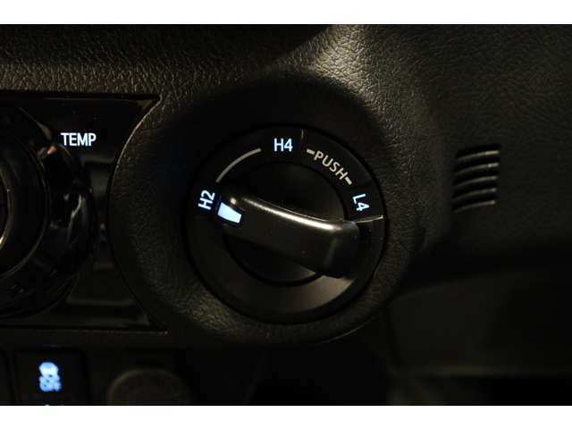 トヨタ ハイラックス ２．４ Ｚ ＧＲスポーツ ディーゼルターボ ４ＷＤ R6年 (東海) 99