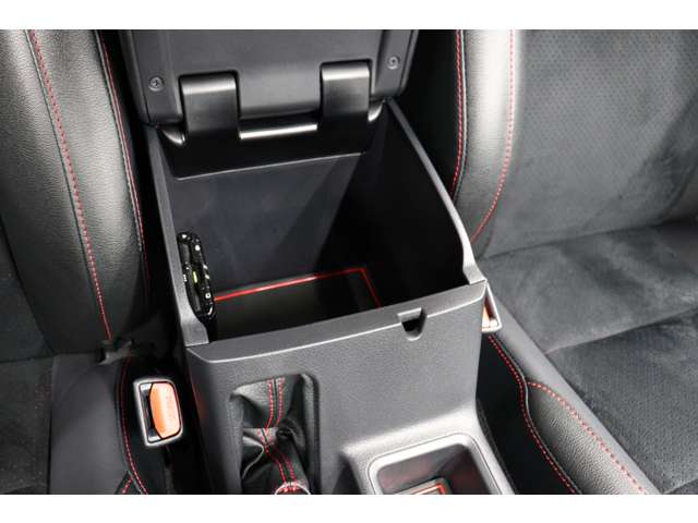 トヨタ ハイラックス ２．４ Ｚ ＧＲスポーツ ディーゼルターボ ４ＷＤ R6年 (東海) 99