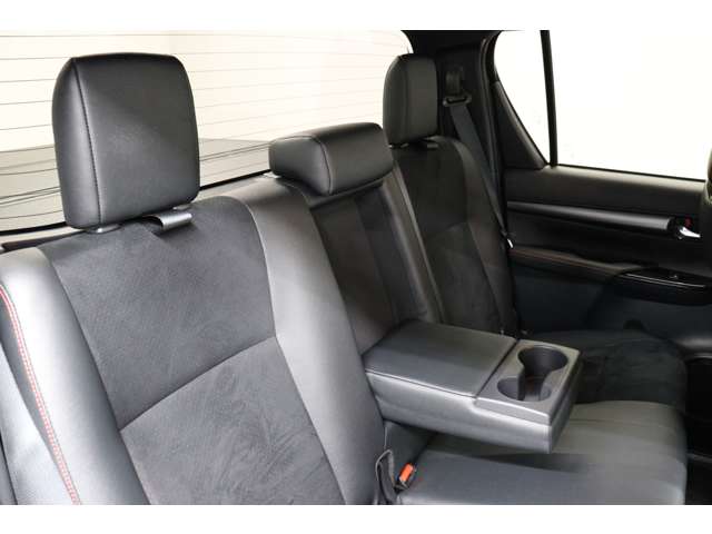 トヨタ ハイラックス ２．４ Ｚ ＧＲスポーツ ディーゼルターボ ４ＷＤ R6年 (東海) 99