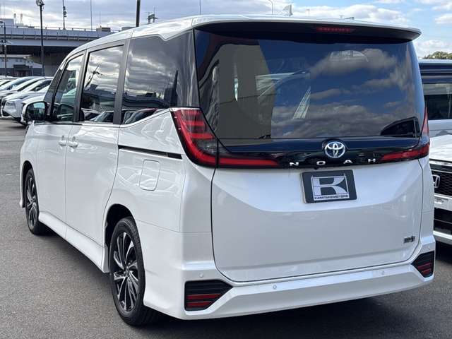 トヨタ ノア １．８ ハイブリッド Ｓ－Ｚ R6年 (近畿) 99