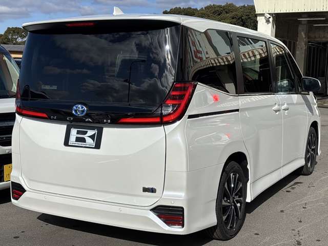 トヨタ ノア １．８ ハイブリッド Ｓ－Ｚ R6年 (近畿) 99