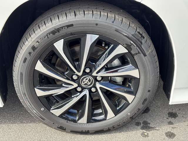 トヨタ ノア １．８ ハイブリッド Ｓ－Ｚ R6年 (近畿) 99