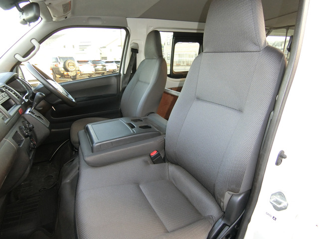 トヨタ ハイエースバン ２．０ ＤＸ ロング R1年 (中国) 99