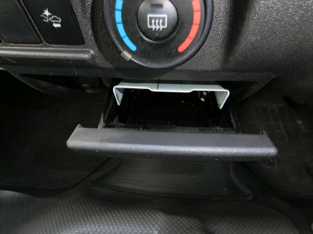 トヨタ ハイエースバン ２．０ ＤＸ ロング R1年 (中国) 99