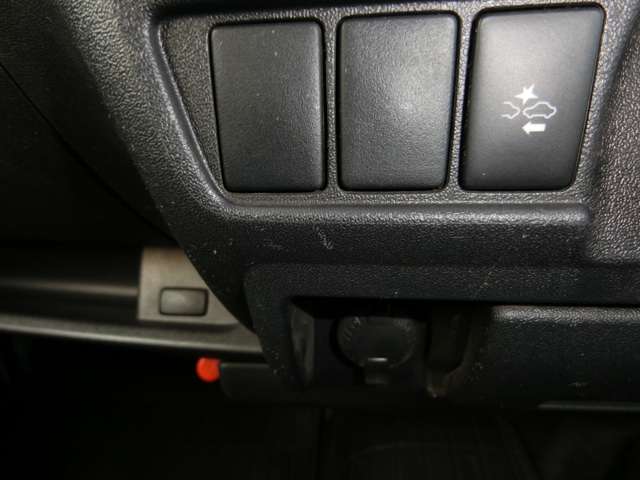 トヨタ ハイエースバン ２．０ ＤＸ ロング R1年 (中国) 99