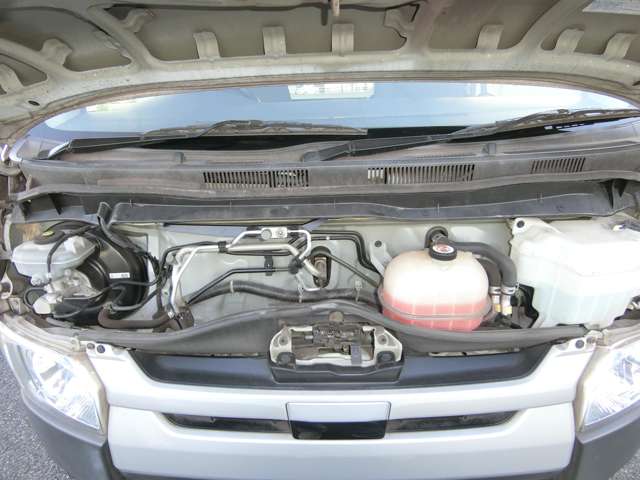 トヨタ ハイエースバン ２．０ ＤＸ ロング R1年 (中国) 99