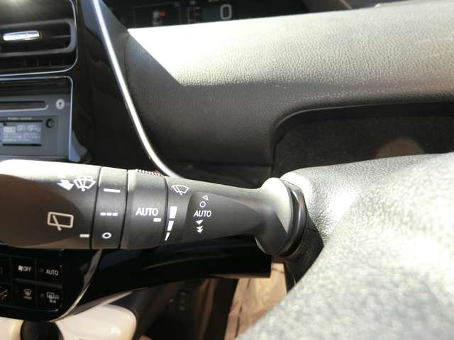 トヨタ プリウス １．８ Ａ ツーリングセレクション H28年 (中国) 99