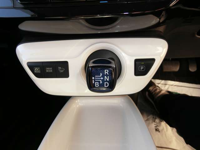 トヨタ プリウス １．８ Ａ ツーリングセレクション H28年 (中国) 99