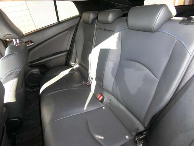 トヨタ プリウス １．８ Ａ ツーリングセレクション H28年 (中国) 99