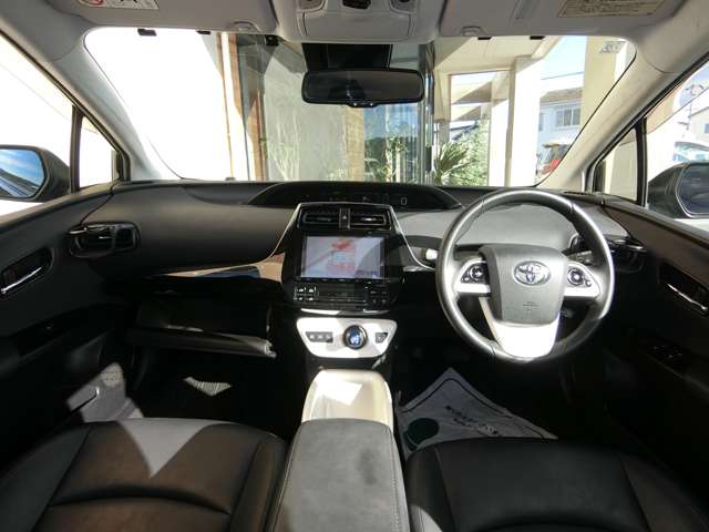 トヨタ プリウス １．８ Ａ ツーリングセレクション H28年 (中国) 99