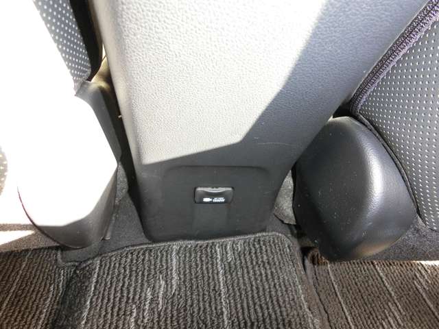 トヨタ プリウス １．８ Ａ ツーリングセレクション H28年 (中国) 99