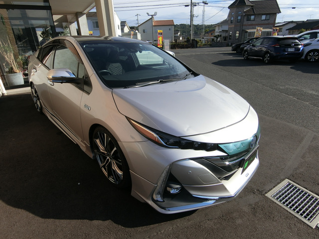 トヨタ プリウスＰＨＶ １．８ Ｓ ナビパッケージ H29年 (中国) 99