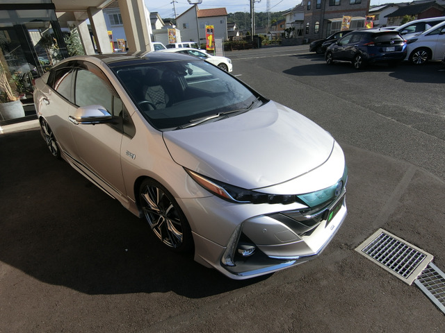 トヨタ プリウスＰＨＶ １．８ Ｓ ナビパッケージ H29年 (中国) 99