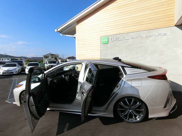 トヨタ プリウスＰＨＶ １．８ Ｓ ナビパッケージ H29年 (中国) 99