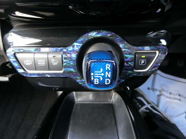 トヨタ プリウスＰＨＶ １．８ Ｓ ナビパッケージ H29年 (中国) 99