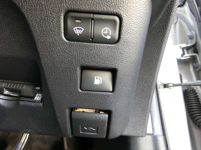 トヨタ プリウスＰＨＶ １．８ Ｓ ナビパッケージ H29年 (中国) 99