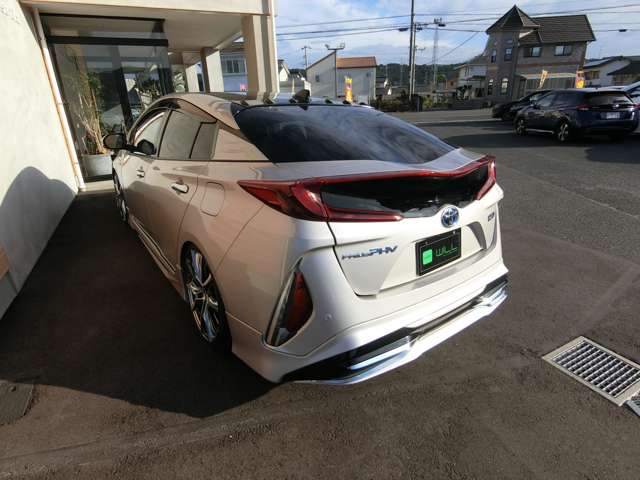 トヨタ プリウスＰＨＶ １．８ Ｓ ナビパッケージ H29年 (中国) 99