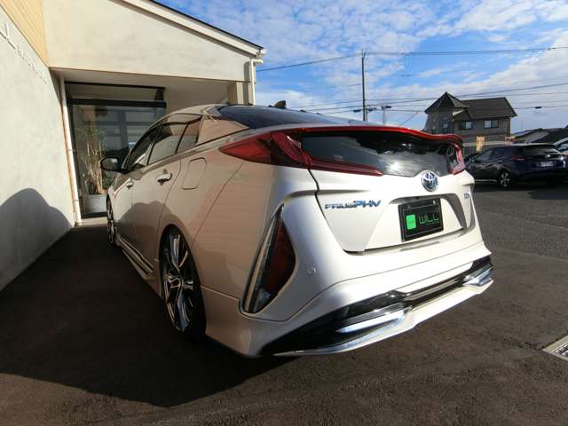 トヨタ プリウスＰＨＶ １．８ Ｓ ナビパッケージ H29年 (中国) 99