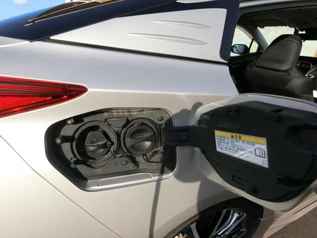 トヨタ プリウスＰＨＶ １．８ Ｓ ナビパッケージ H29年 (中国) 99