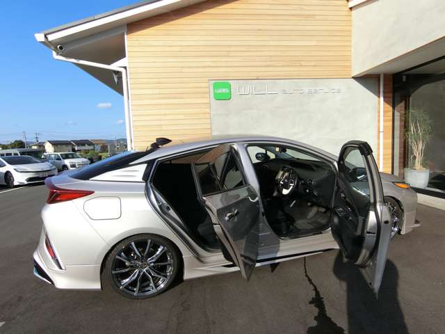 トヨタ プリウスＰＨＶ １．８ Ｓ ナビパッケージ H29年 (中国) 99