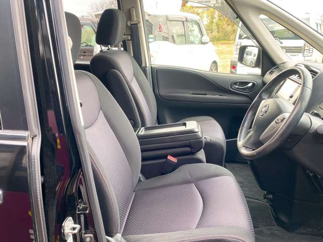 日産 セレナ ２．０ ハイウェイスター Ｓ－ＨＹＢＲＩＤ Ｖセレクション H25年 (九州・沖縄) 99