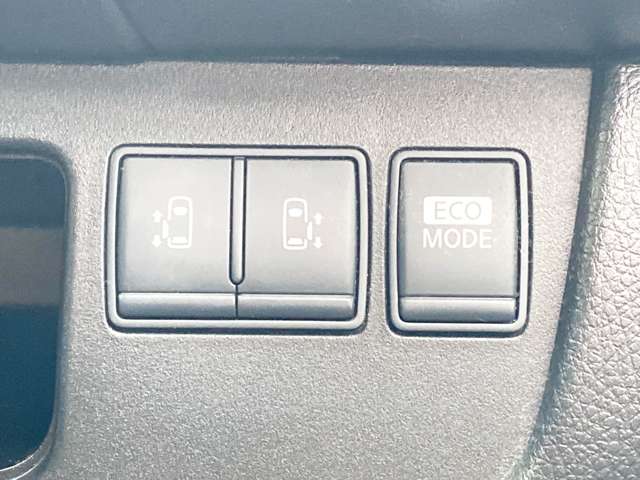 日産 セレナ ２．０ ハイウェイスター Ｓ－ＨＹＢＲＩＤ Ｖセレクション H25年 (九州・沖縄) 99