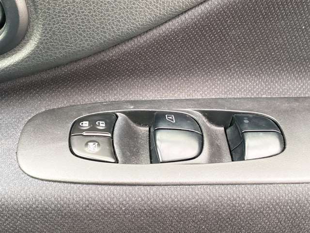 日産 セレナ ２．０ ハイウェイスター Ｓ－ＨＹＢＲＩＤ Ｖセレクション H25年 (九州・沖縄) 99