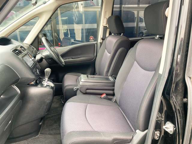 日産 セレナ ２．０ ハイウェイスター Ｓ－ＨＹＢＲＩＤ Ｖセレクション H25年 (九州・沖縄) 99