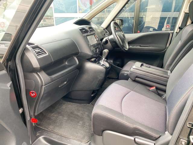 日産 セレナ ２．０ ハイウェイスター Ｓ－ＨＹＢＲＩＤ Ｖセレクション H25年 (九州・沖縄) 99