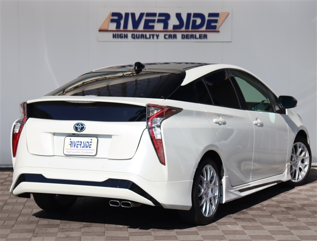 トヨタ プリウス １．８ Ｓ セーフティ プラス ツートーン H30年 (関東) 99