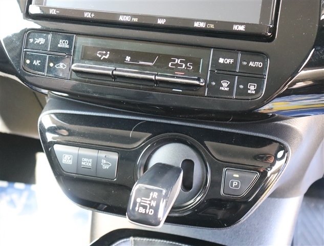 トヨタ プリウス １．８ Ｓ セーフティ プラス ツートーン H30年 (関東) 99