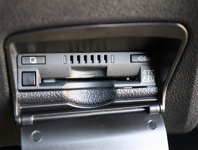 トヨタ プリウス １．８ Ｓ セーフティ プラス ツートーン H30年 (関東) 99