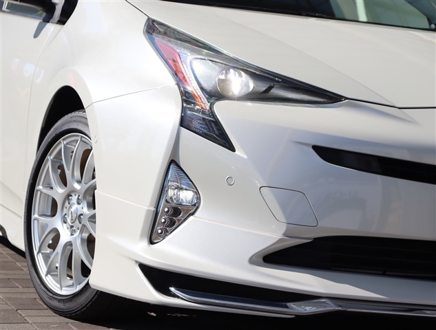 トヨタ プリウス １．８ Ｓ セーフティ プラス ツートーン H30年 (関東) 99