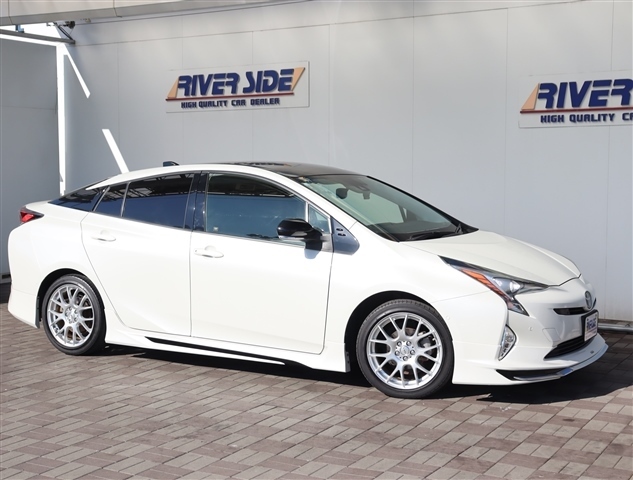 トヨタ プリウス １．８ Ｓ セーフティ プラス ツートーン H30年 (関東) 99