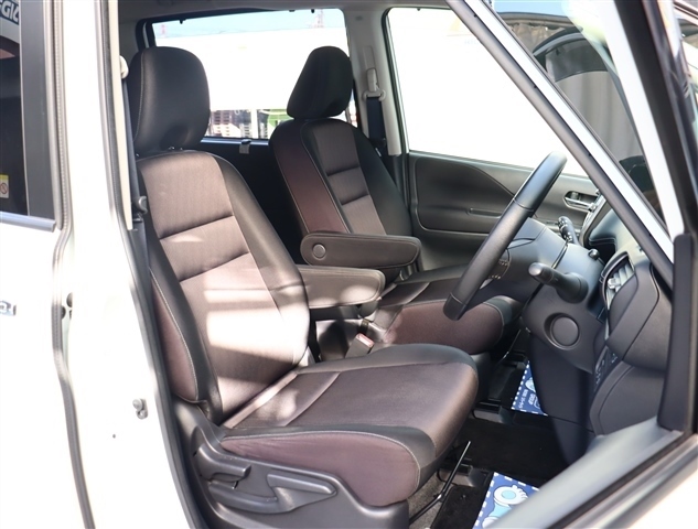 日産 セレナ ２．０ ハイウェイスター Ｖセレクション ４ＷＤ H29年 (関東) 99