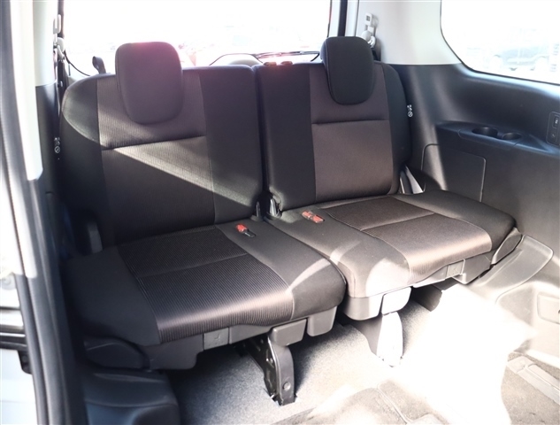 日産 セレナ ２．０ ハイウェイスター Ｖセレクション ４ＷＤ H29年 (関東) 99