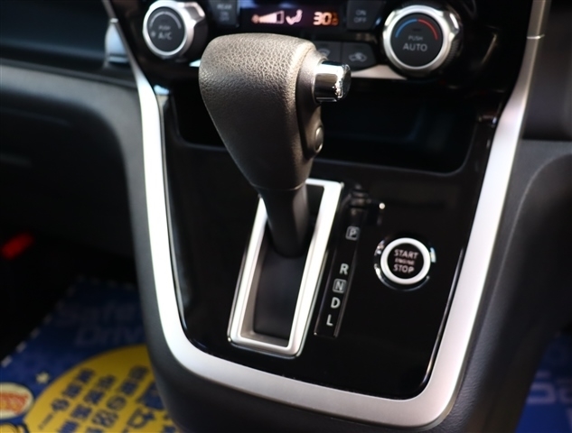 日産 セレナ ２．０ ハイウェイスター Ｖセレクション ４ＷＤ H29年 (関東) 99