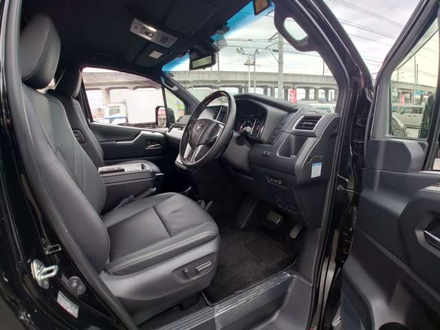 トヨタ グランエース ２．８ プレミアム ディーゼルターボ R5年 (中国) 99