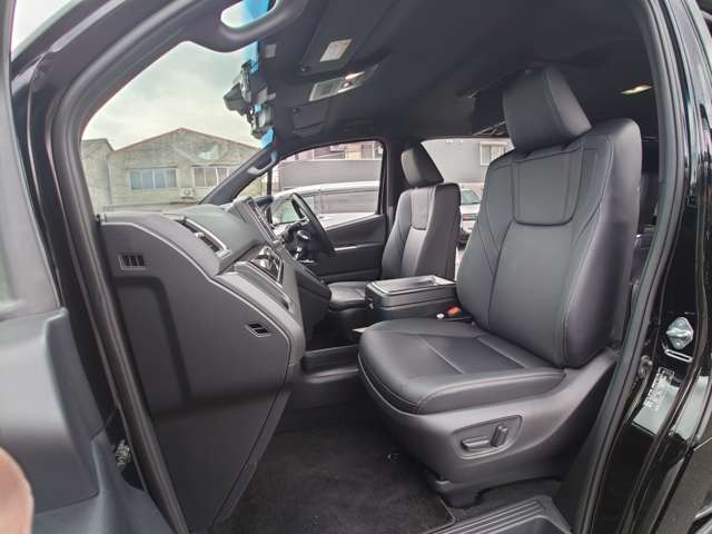 トヨタ グランエース ２．８ プレミアム ディーゼルターボ R5年 (中国) 99