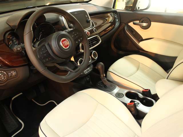 フィアット ５００Ｘ １．３ ＹＡＴＣＨ ＣＬＵＢ ＣＡＰＲＩ R3年 (関東) 99