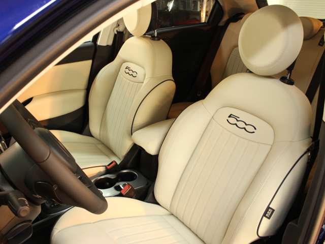 フィアット ５００Ｘ １．３ ＹＡＴＣＨ ＣＬＵＢ ＣＡＰＲＩ R3年 (関東) 99