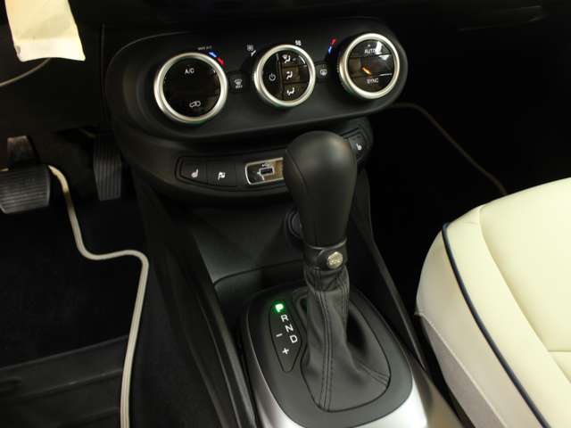 フィアット ５００Ｘ １．３ ＹＡＴＣＨ ＣＬＵＢ ＣＡＰＲＩ R3年 (関東) 99