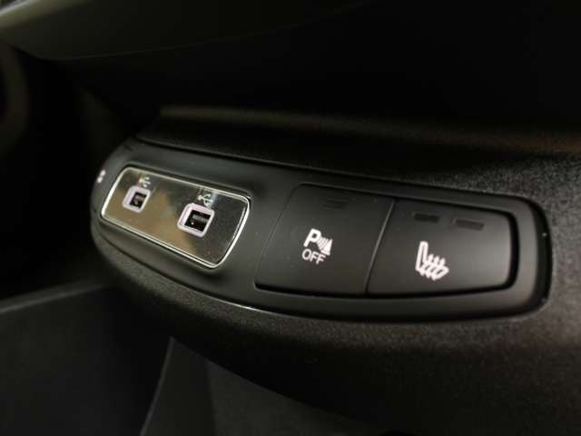 フィアット ５００Ｘ １．３ ＹＡＴＣＨ ＣＬＵＢ ＣＡＰＲＩ R3年 (関東) 99