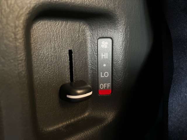 トヨタ ハイエースワゴン ２．７ ＧＬ ロング ミドルルーフ ４ＷＤ R1年 (北海道) 99