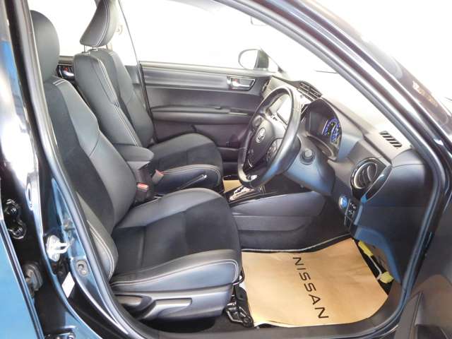 トヨタ カローラフィールダー　ハイブリッド １．５ ハイブリッド Ｇ エアロツアラー Ｗ×Ｂ H26年 (九州・沖縄) 99